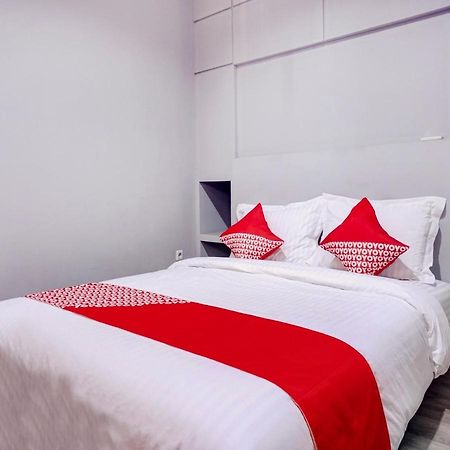 Oyo 1805 Fatmawati Mansion Syariah Hotell Jakarta Eksteriør bilde