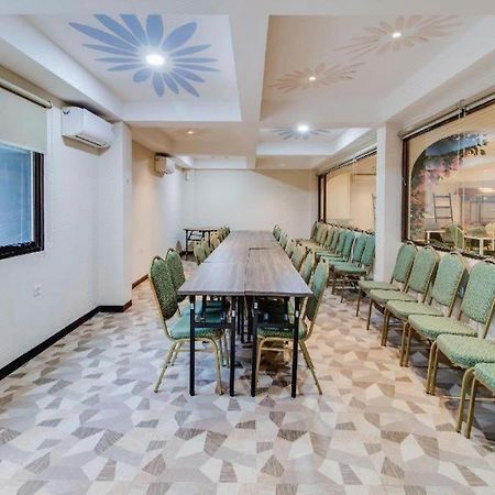 Oyo 1805 Fatmawati Mansion Syariah Hotell Jakarta Eksteriør bilde