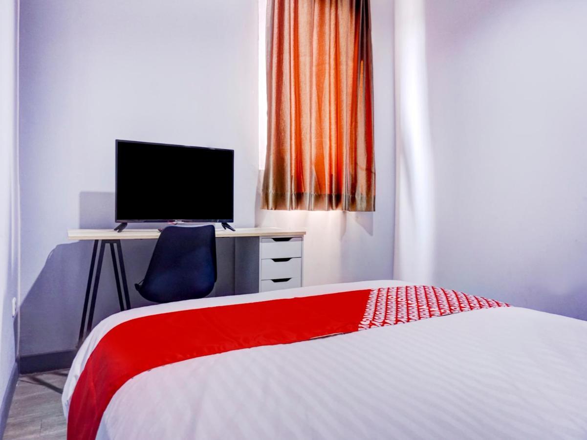 Oyo 1805 Fatmawati Mansion Syariah Hotell Jakarta Eksteriør bilde