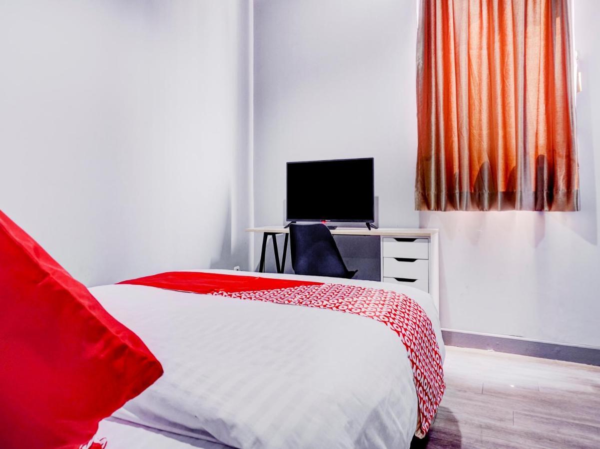 Oyo 1805 Fatmawati Mansion Syariah Hotell Jakarta Eksteriør bilde